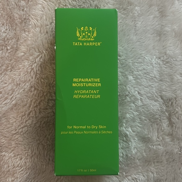 Tata Harper Repairative Moisturizer for Normal to Dry Skin 50ML - Picture 3 of 4